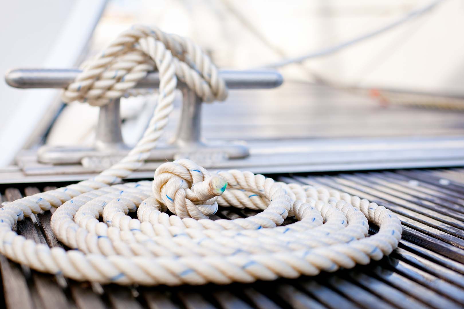 bereiche strafrecht 1 Mooring rope with a knotted end tied around a cleat.